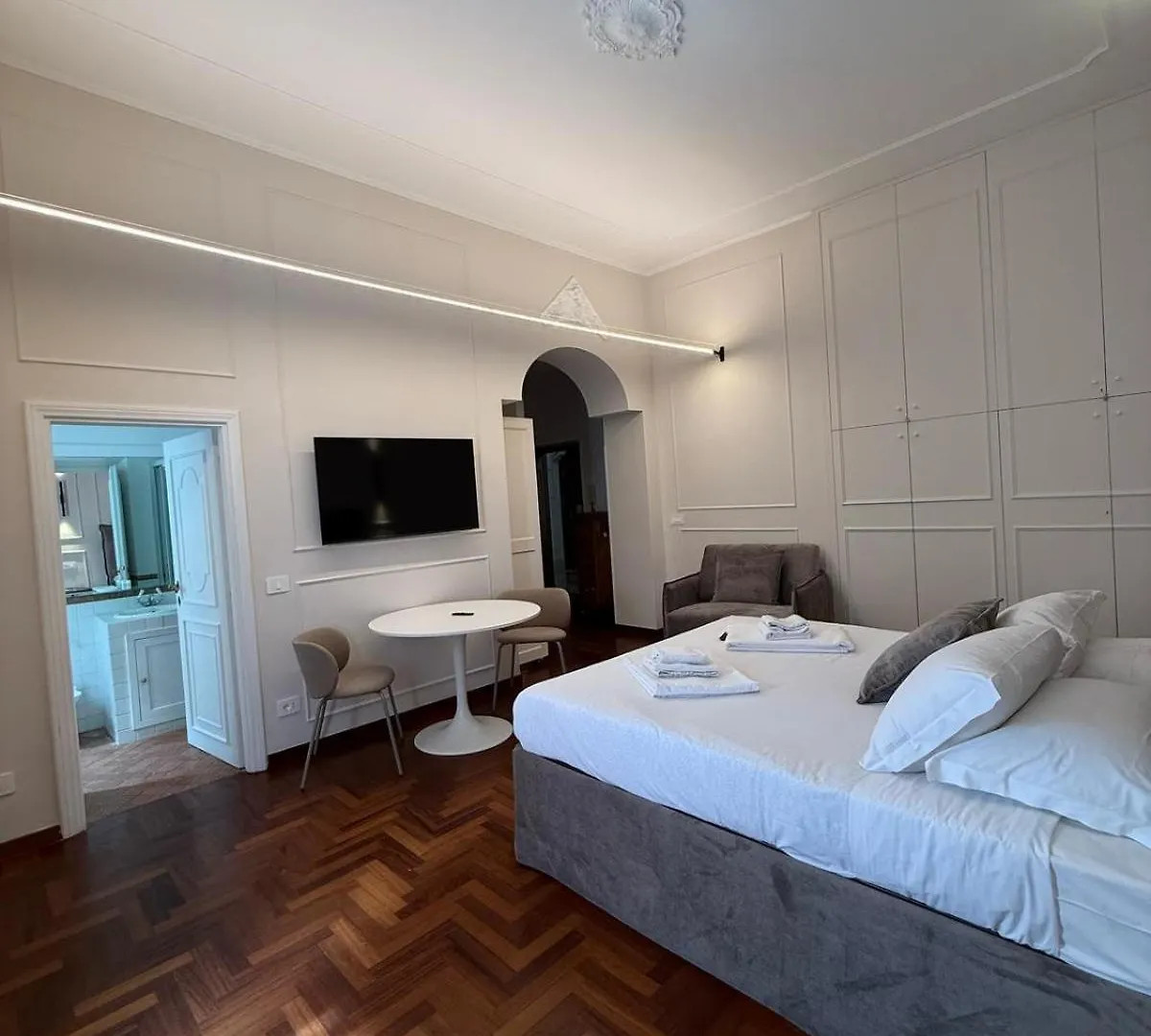 Apartment Augusto Imperatore Suite Rome Italy